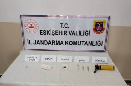 Eskişehir'de jandarma uyuşturucuya aman vermedi!