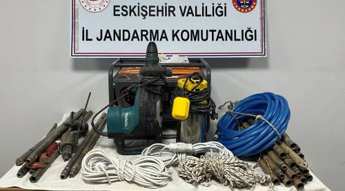 Eskişehir’de kaçak kazıya jandarma baskını: 5 şüpheli yakalandı!