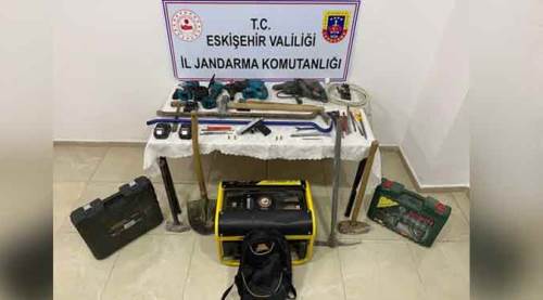 Eskişehir’de kaçak kazıya suçüstü: 5 kişi yakalandı