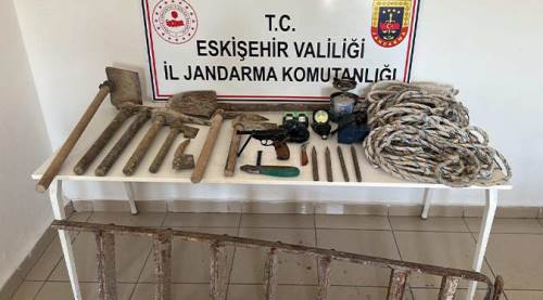 Eskişehir'de kaçak kazıya suçüstü!