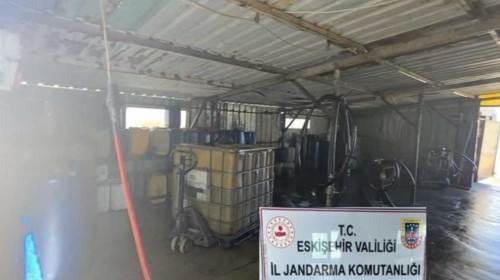 Eskişehir'de kaçak motorin piyasaya sürülmeden ele geçirildi