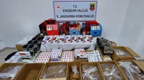 Eskişehir'de kaçak sigara satıcıları kıskıvrak yakalandı