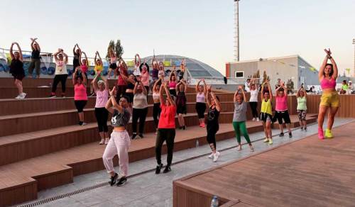 Eskişehir'de kadınlar dans fit ile spor yaptılar