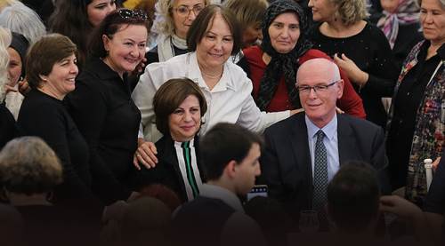 Eskişehir'de kadınlar Ünlüce'yi bağrına bastı!