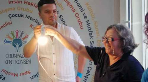 Eskişehir'de kadınlara "ampulü değiştirme" eğitimi