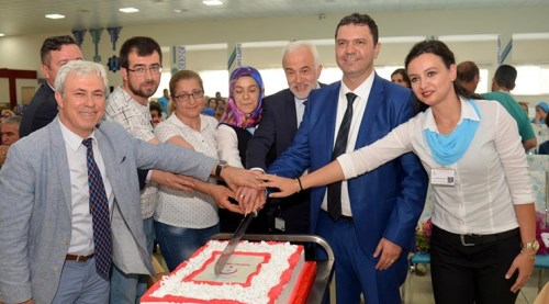 Eskişehir'de kadro sevincini pastayla kutladılar