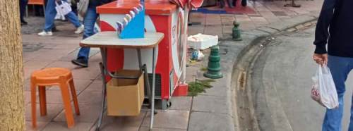 Eskişehir'de kaldırım işgali: Vatandaş tepkili!