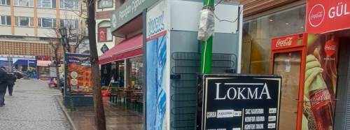 Eskişehir’de kaldırım işgali: Yayaya yine yer kalmadı!