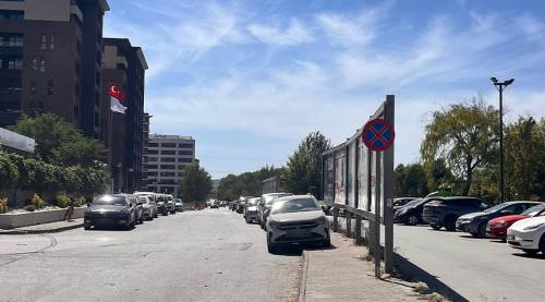 Eskişehir'de kaldırıma park sorunu bitmiyor