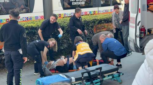 Eskişehir'de kaldırımda yürüyen kişiyi otomobil ezdi!