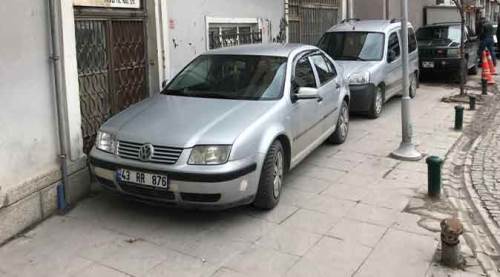 Eskişehir'de kaldırımlar arap saçına döndü!