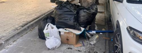 Eskişehir’de kaldırımlar çöplerle doldu!