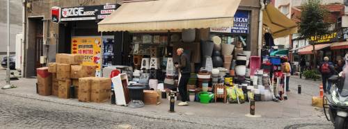 Eskişehir'de kaldırımlar esnafa değil yayalara ait!