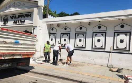 Eskişehir'de kaldırımlara bakım yapılıyor