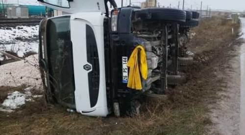 Eskişehir'de kamyon sürücüsü kaza yaptı!
