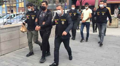 Eskişehir'de kanlı akşam: Birbirlerini bıçakladılar!