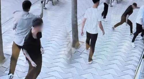 Eskişehir'de kanlı kovalamaca! Esnafın önünde bıçaklandı