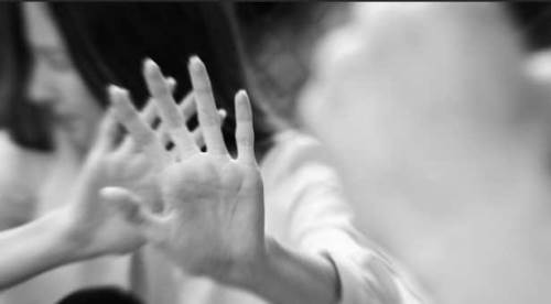 Eskişehir'de kanlı tartışma: Eşini ev eşyalarıyla...