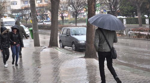 Eskişehir'de kar bekliyorduk yağmur geldi