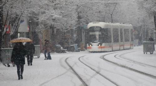 Eskişehir'de kar sürprizi! Sabaha karşı...