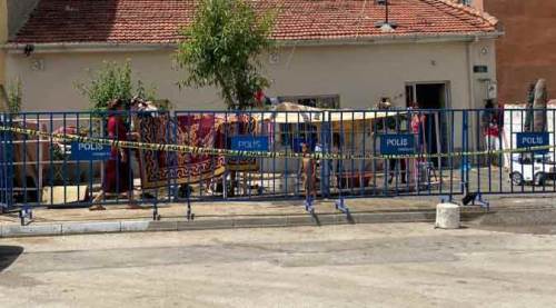 Eskişehir'de karantinadaki vatandaşlar 'evde ne varsa' yıkıyor!