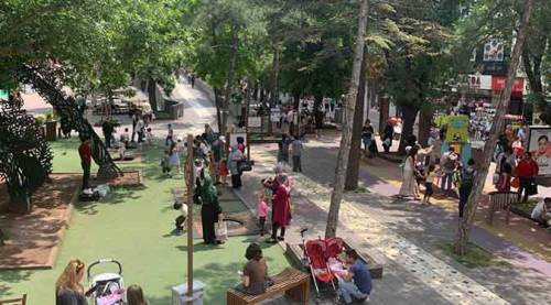 Eskişehir'de karnelerini alıp, oraya akın ettiler