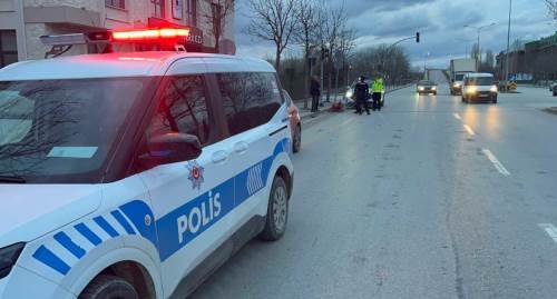 Eskişehir’de kaza: Kırmızı ışıkta geçti, bisikletliye çarptı