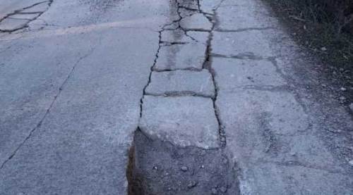 Eskişehir'de kazaya davetiye çıkaran bozuk yol için önemli çağrı