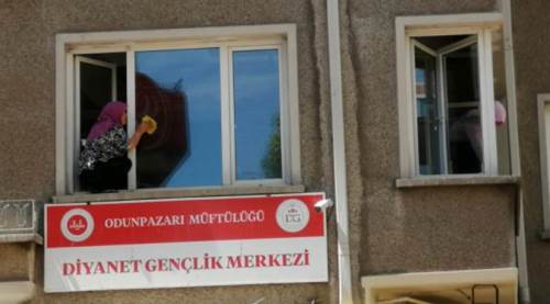 Eskişehir'de kazaya davetiye çıkaran temizlik!