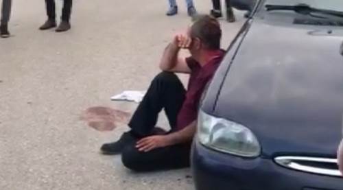 Eskişehir'de kendisinden boşanan eşine satırla saldırdı