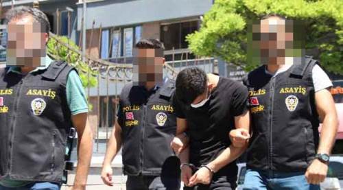 Eskişehir'de kendisini polis olarak tanıtıp...