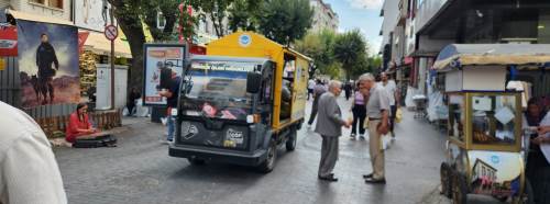 Eskişehir'de Kent merkezinde temizlik için Çöp Taksi devrede