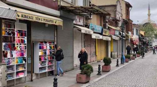 Eskişehir'de kepenkler kalkmaya başladı...