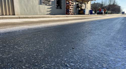 Eskişehir'de kış sert vurdu: Yollar buz tuttu!
