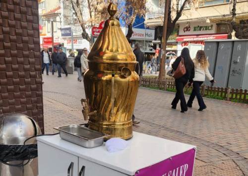 Eskişehir'de kışın vazgeçilmez sıcak içeceği kapış kapış gidiyor