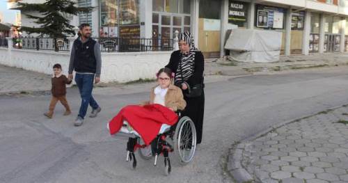Eskişehir'de kızını her gün taşıyan anneden önemli istek