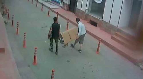 Eskişehir'de kombiyi sırtlayıp böyle çaldılar!