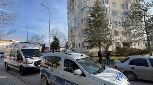 Eskişehir'de komşu kavgası apartmanı kana buladı!