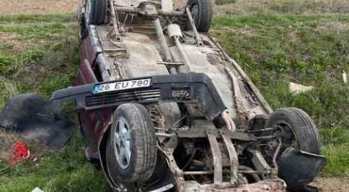 Eskişehir'de kontrolden çıkan araç takla attı, içindekiler...