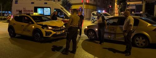 Eskişehir’de kontrollü kavşakta kaza: 1 kişi yaralandı