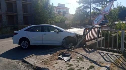 Eskişehir'de köprünün girişinde korkutan kaza!