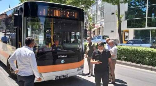 Eskişehir'de korku dolu anlar! Satırla dehşet saçtı...