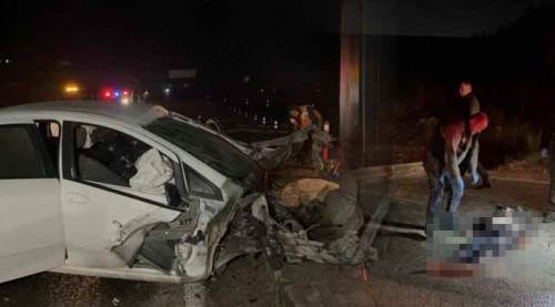 Eskişehir'de korkunç kaza: 190 kilometre hızla direğe çarptı!