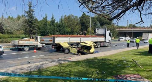 Eskişehir'de korkunç kaza: Araç parçalandı, 1 ölü 3 yaralı!