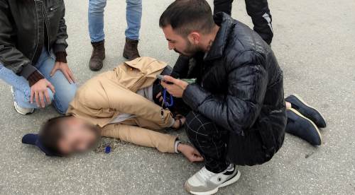 Eskişehir'de korkutan anlar: Genç aniden yere yığıldı!