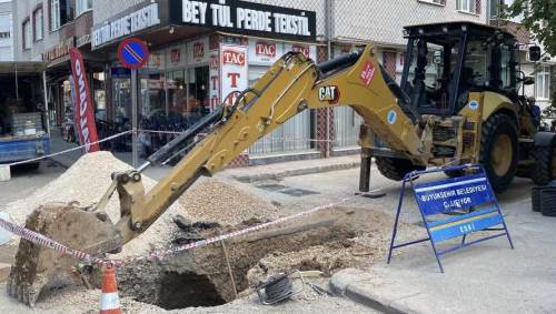 Eskişehir'de korkutan göçük: 2 işçi hastaneye kaldırıldı