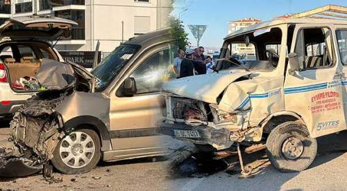 Eskişehir'de korkutan kaza: Kafa kafaya çarpıştılar o anlar kamerada!
