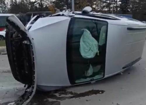 Eskişehir’de korkutan kaza: Panelvan taklalar attı, 1 kişi yaralandı