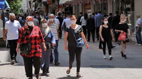 Eskişehir'de koronavirüse davetiye çıkaran görüntüler!