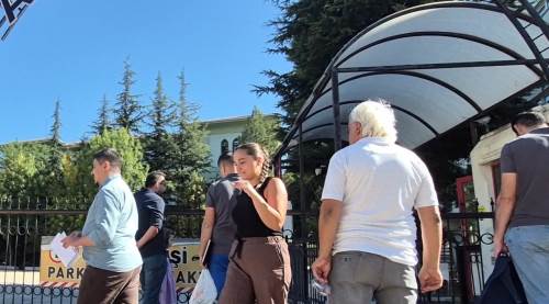 Eskişehir’de KPSS heyecanı: Son anda yetişen de oldu, kapıdan dönen de!